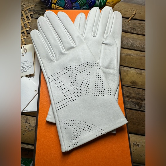 🐳 Hermès leather gloves in Gris Perle in Lambskin size 7.5 - Picture 1 of 14